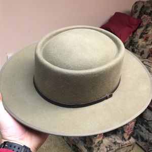 Will and Bear Whitman Moss hat.